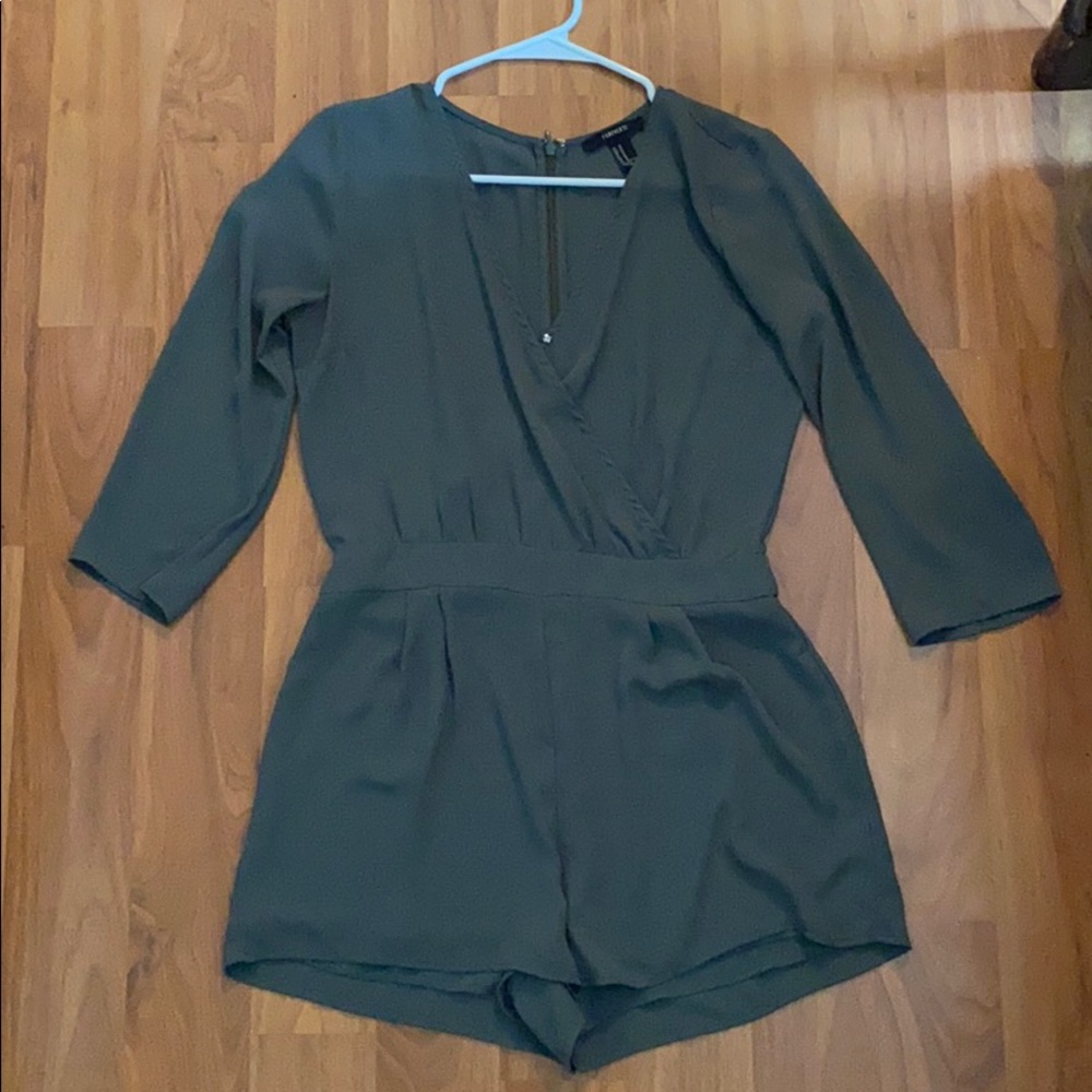 Romper Buttons at the bust for a cute V shape look